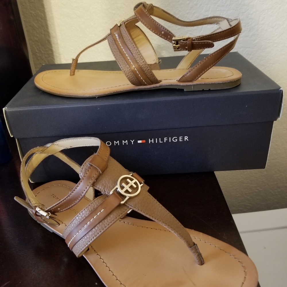⚠️📢!!! SOLD!!!📢⚠️⚠️Tommy Hilfiger Sandals - Picture 2 of 8